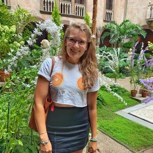 Meet your Posher, Helen